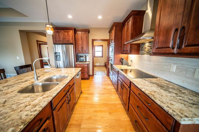 2990 Stone Park Drive NE, Rochester, MN 55906