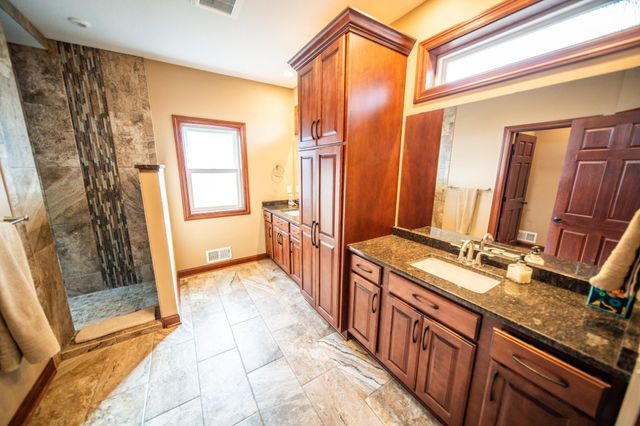 2990 Stone Park Drive NE, Rochester, MN 55906