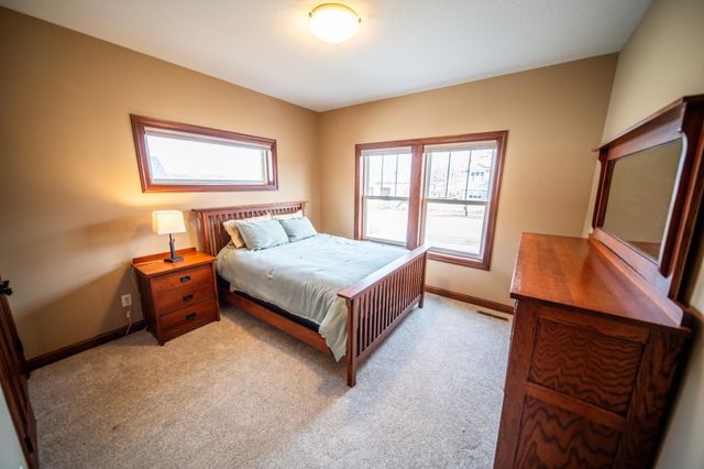 2990 Stone Park Drive NE, Rochester, MN 55906