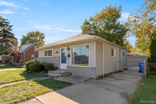 5660 Hipp Street, Dearborn Heights, MI 48125