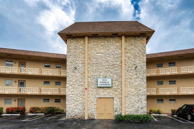 5041 W OAKLAND PARK Boulevard 111, Lauderdale Lakes, FL 33313