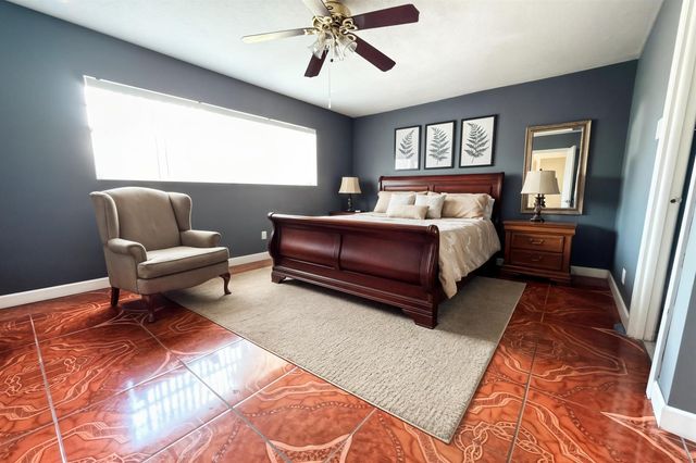 5041 W OAKLAND PARK Boulevard 111, Lauderdale Lakes, FL 33313