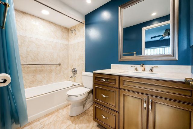 5041 W OAKLAND PARK Boulevard 111, Lauderdale Lakes, FL 33313