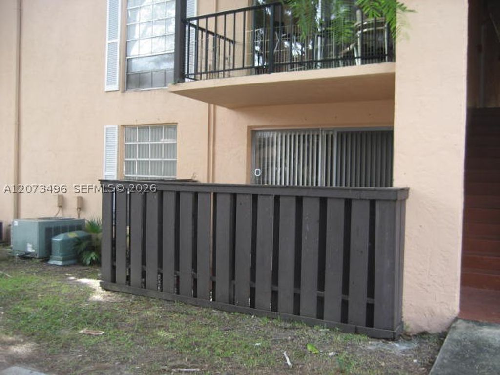 10810 N KENDALL DR Q-11, Miami, FL 33176