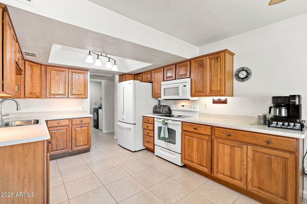 10340 W HAZELWOOD Avenue, Phoenix, AZ 85037 — photo 2