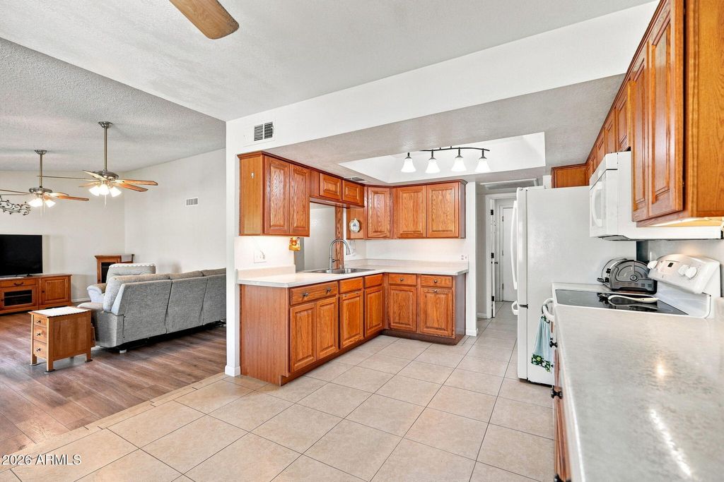 10340 W HAZELWOOD Avenue, Phoenix, AZ 85037 — photo 3