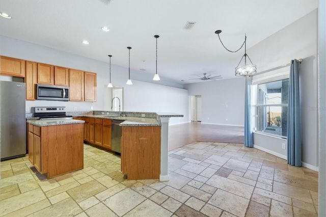 4324 WINDMILL POINTE DR, Plant City, FL 33567