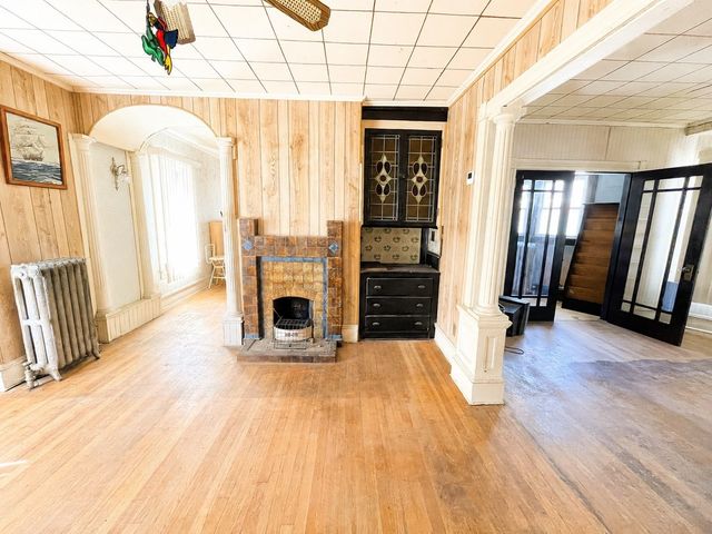 2018 Pleasant St, Fall River, MA 02723