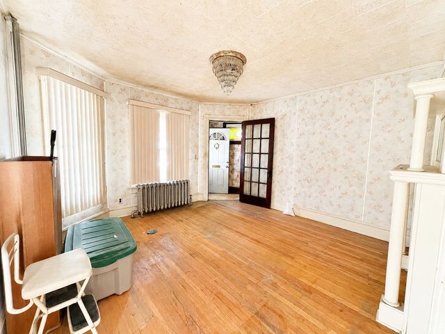 2018 Pleasant St, Fall River, MA 02723