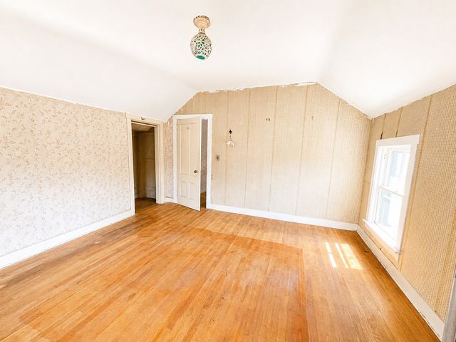 2018 Pleasant St, Fall River, MA 02723