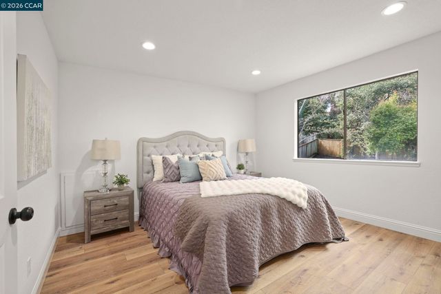 2185 Greenridge Dr, Richmond, CA 94803