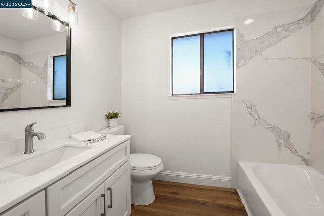 2185 Greenridge Dr, Richmond, CA 94803