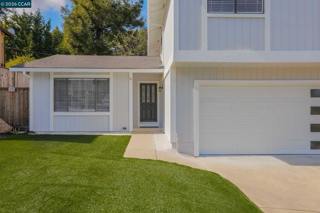 2185 Greenridge Dr, Richmond, CA 94803