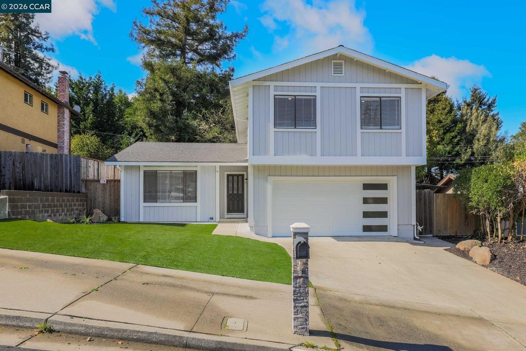 2185 Greenridge Dr, Richmond, CA 94803