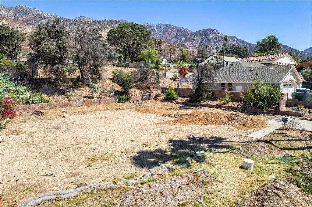 523 E Mount Curve, Altadena, CA 91001 — exterior