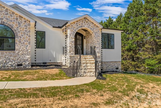 2714 Sides Avenue, Connelly Springs, NC 28612