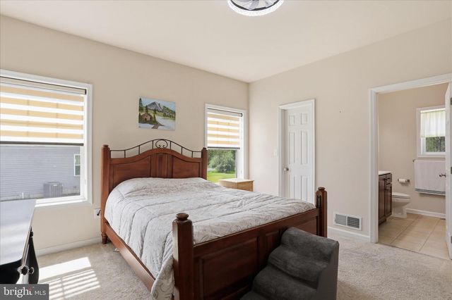 457 AMBASSADOR PL, Chambersburg, PA 17202