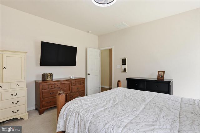 457 AMBASSADOR PL, Chambersburg, PA 17202