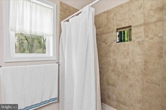 457 AMBASSADOR PL, Chambersburg, PA 17202