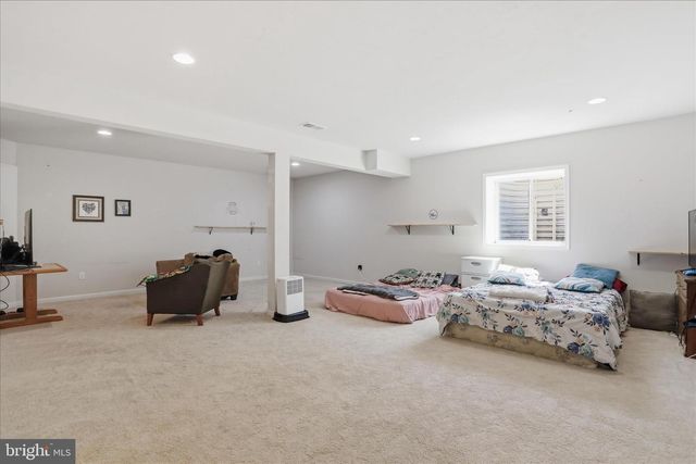 457 AMBASSADOR PL, Chambersburg, PA 17202