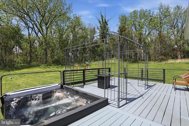 457 AMBASSADOR PL, Chambersburg, PA 17202