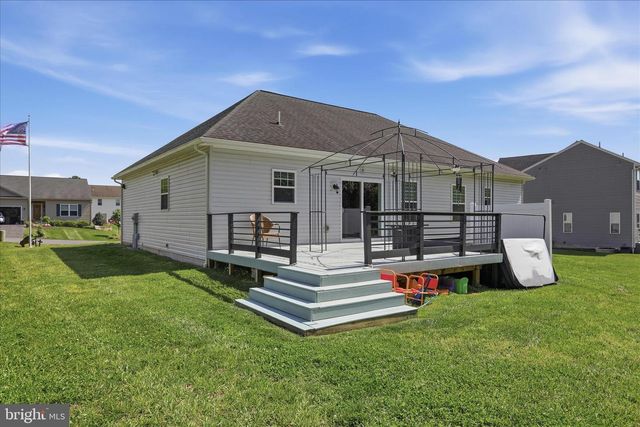 457 AMBASSADOR PL, Chambersburg, PA 17202