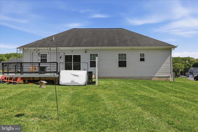 457 AMBASSADOR PL, Chambersburg, PA 17202