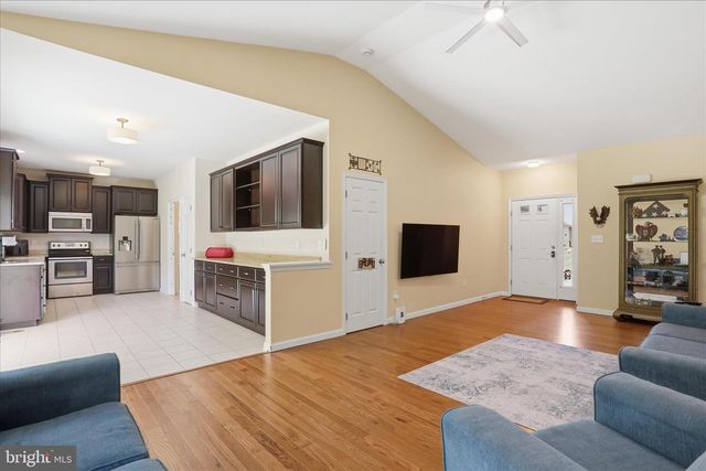 457 AMBASSADOR PL, Chambersburg, PA 17202