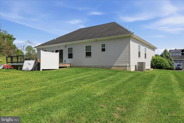 457 AMBASSADOR PL, Chambersburg, PA 17202