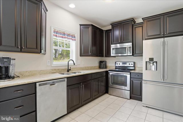 457 AMBASSADOR PL, Chambersburg, PA 17202