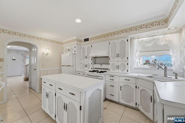 14 Elmwood Terrace, Elmwood Park, NJ 07407