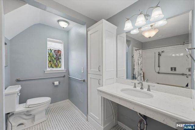 14 Elmwood Terrace, Elmwood Park, NJ 07407