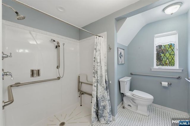 14 Elmwood Terrace, Elmwood Park, NJ 07407