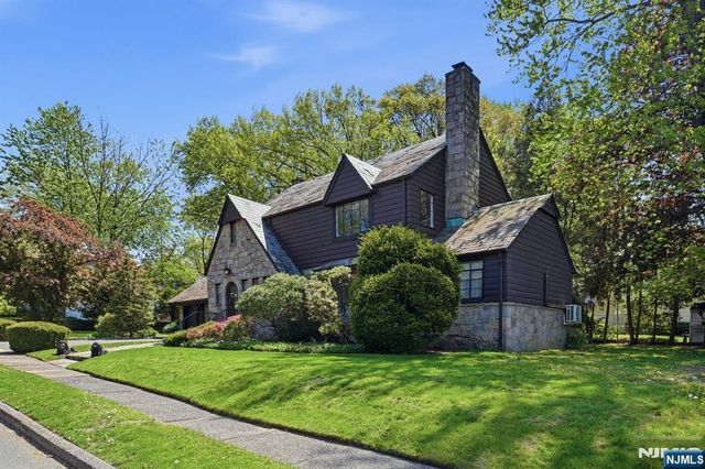 14 Elmwood Terrace, Elmwood Park, NJ 07407