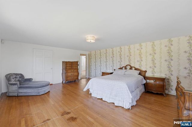 14 Elmwood Terrace, Elmwood Park, NJ 07407