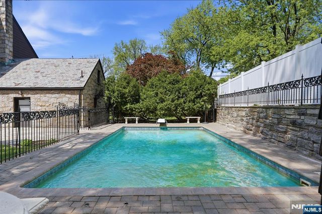 14 Elmwood Terrace, Elmwood Park, NJ 07407