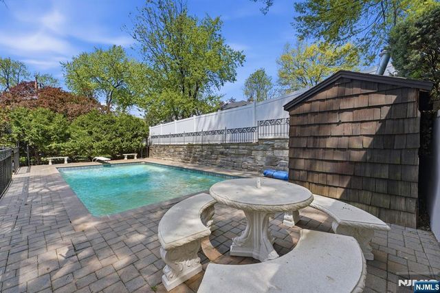 14 Elmwood Terrace, Elmwood Park, NJ 07407