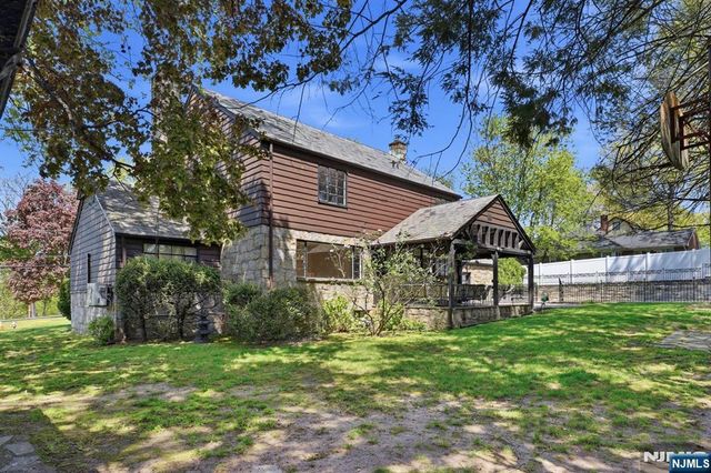 14 Elmwood Terrace, Elmwood Park, NJ 07407