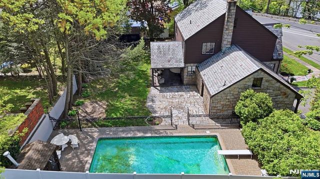 14 Elmwood Terrace, Elmwood Park, NJ 07407