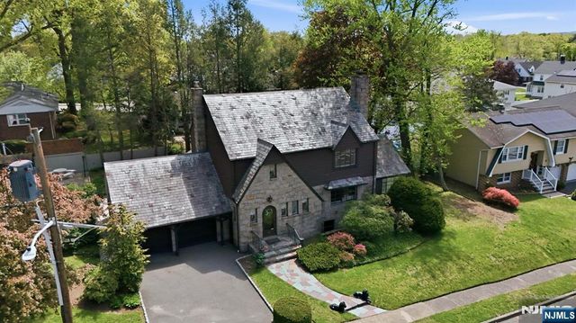 14 Elmwood Terrace, Elmwood Park, NJ 07407