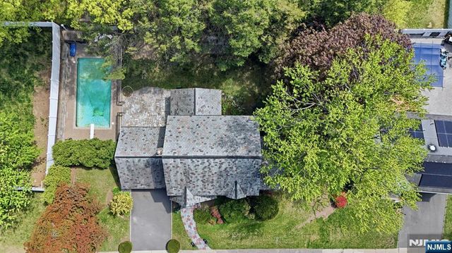 14 Elmwood Terrace, Elmwood Park, NJ 07407