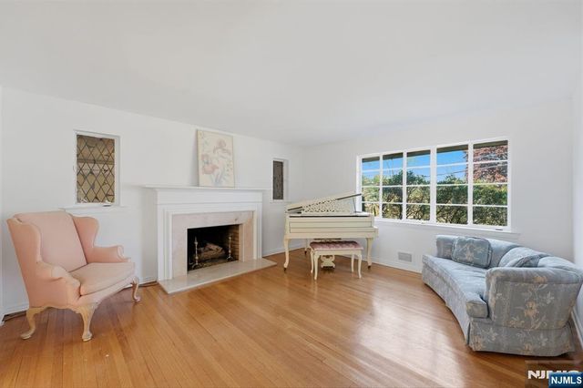 14 Elmwood Terrace, Elmwood Park, NJ 07407