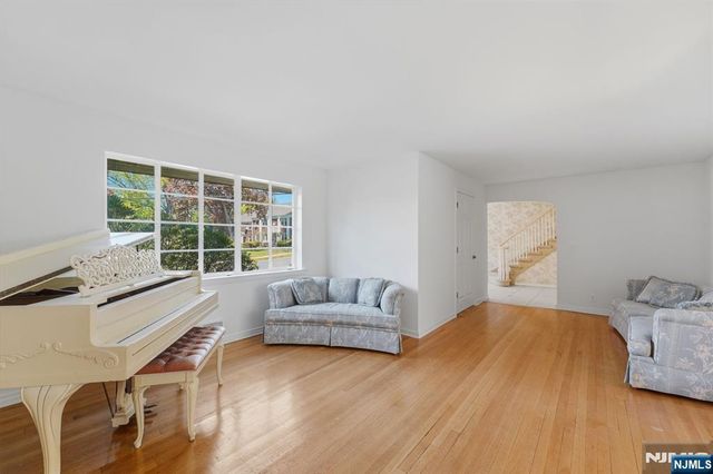 14 Elmwood Terrace, Elmwood Park, NJ 07407