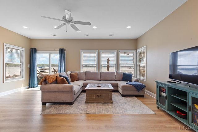 10950 W Ferndale Drive, Manitou Beach, MI 49253