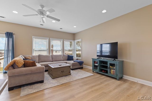 10950 W Ferndale Drive, Manitou Beach, MI 49253