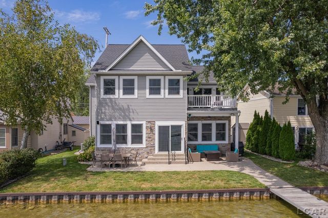 10950 W Ferndale Drive, Manitou Beach, MI 49253