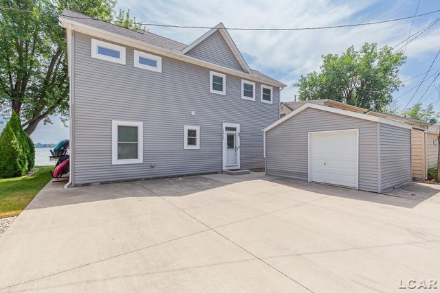 10950 W Ferndale Drive, Manitou Beach, MI 49253