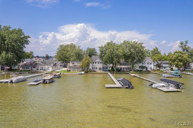 10950 W Ferndale Drive, Manitou Beach, MI 49253