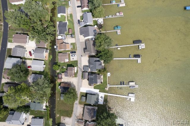 10950 W Ferndale Drive, Manitou Beach, MI 49253