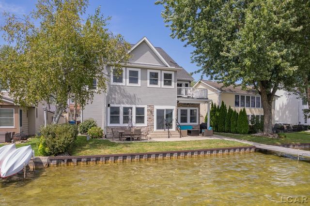 10950 W Ferndale Drive, Manitou Beach, MI 49253